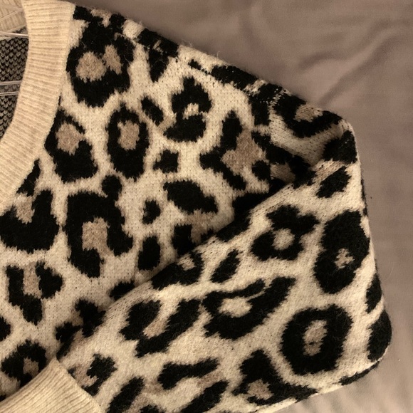 NWOT Vince Camuto Cheetah Print Sweater - Picture 7 of 8